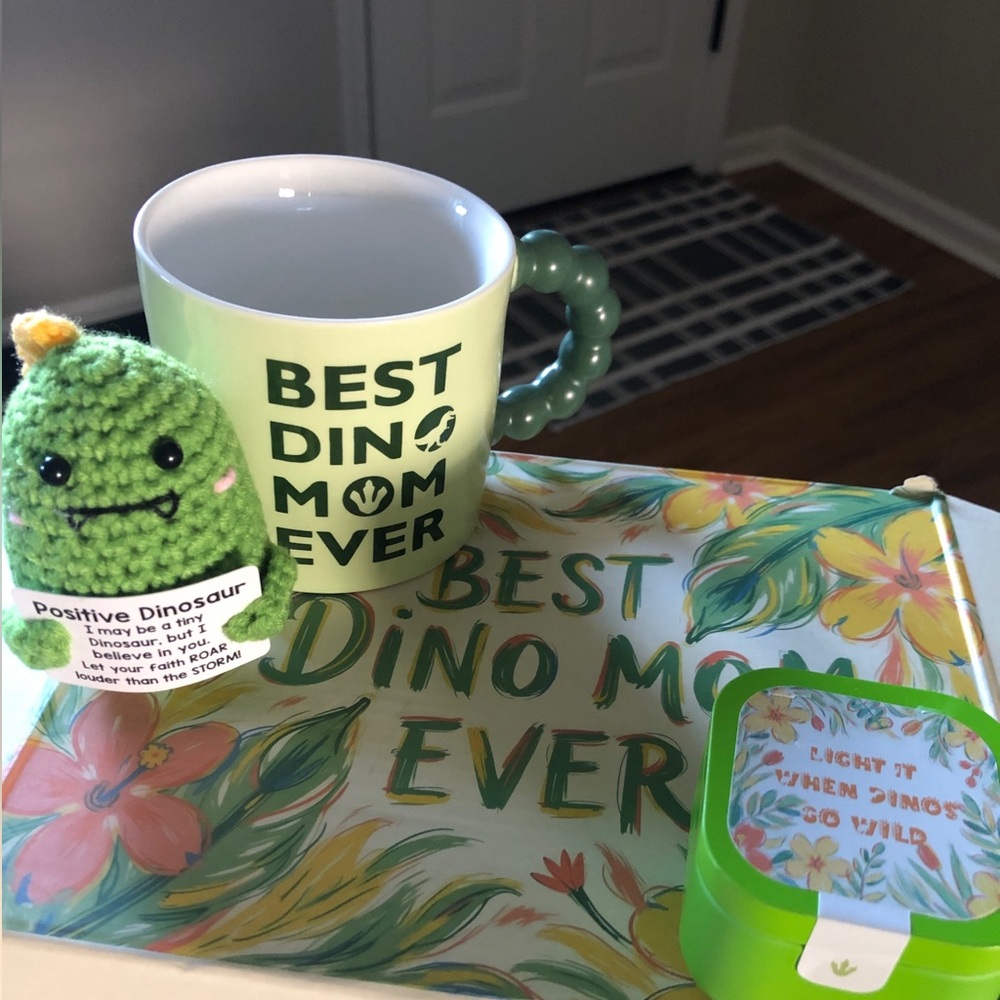 New Dinosaur mom gift set